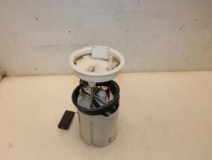 Gebruikte Benzinepomp Volkswagen Up! (121) 1.0 12V 60 Prijs € 45,00 Margeregeling aangeboden door Van Gils Automotive