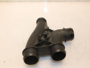 Gebruikte Intercooler Buis Peugeot Partner (GC/GF/GG/GJ/GK) 1.6 HDI 75 Prijs € 30,00 Margeregeling aangeboden door Van Gils Automotive