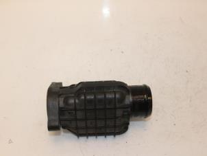 Gebruikte Intercooler Buis Peugeot Partner (GC/GF/GG/GJ/GK) 1.6 HDI 75 Prijs € 30,00 Margeregeling aangeboden door Van Gils Automotive