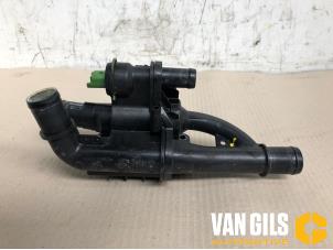 Gebruikte Thermostaathuis Ford Fiesta 6 (JA8) 1.5 TDCi Van Prijs € 30,00 Margeregeling aangeboden door Van Gils Automotive
