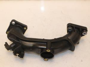 Gebruikte Intercooler Buis Ford Fiesta 6 (JA8) 1.5 TDCi Van Prijs € 37,00 Margeregeling aangeboden door Van Gils Automotive