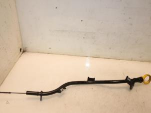 Gebruikte Olie Peilstok Volkswagen Golf VII (AUA) 1.6 TDI 16V Prijs € 30,00 Margeregeling aangeboden door Van Gils Automotive