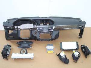 Gebruikte Module + Airbag Set Mercedes E Estate (S212) E-220 CDI 16V BlueEfficiency Prijs € 899,00 Margeregeling aangeboden door Van Gils Automotive