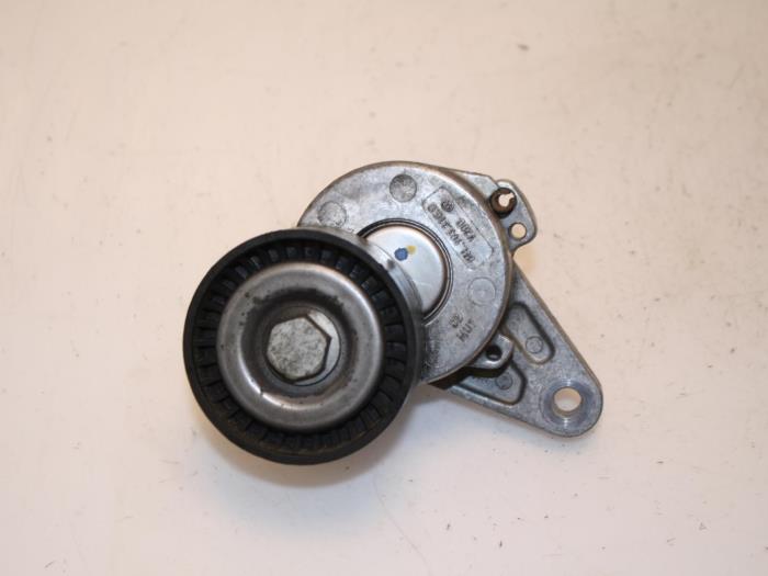 Gebruikte Spanner multiriem Volkswagen T-Roc I 2.0 TDI 150 4Motion 16V Prijs € 36,30 Inclusief btw aangeboden door Van Gils Automotive