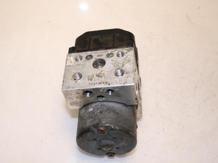 Gebruikte ABS Pomp Alfa Romeo 156 (932) 1.8 Twin Spark 16V Prijs € 25,00 Margeregeling aangeboden door Van Gils Automotive