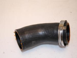 Gebruikte Intercooler Slang Volkswagen Touran (5T1) 1.6 TDI SCR BlueMotion Technology Prijs € 36,30 Inclusief btw aangeboden door Van Gils Automotive
