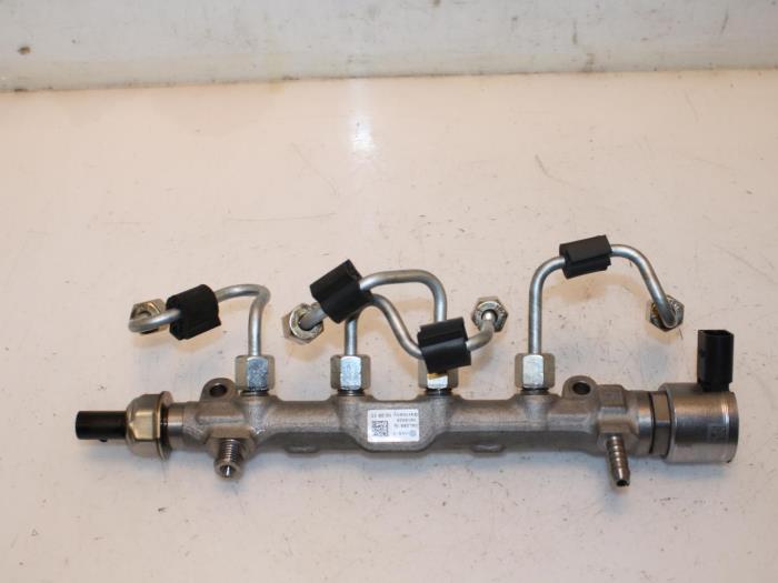 Gebruikte Injector brug Volkswagen Touran (5T1) 2.0 TDI 150 Prijs € 98,01 Inclusief btw aangeboden door Van Gils Automotive
