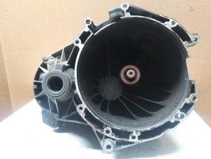 Gebruikte Versnellingsbak Ford Transit 2.0 TDdi 16V 260S Prijs € 499,00 Margeregeling aangeboden door Van Gils Automotive