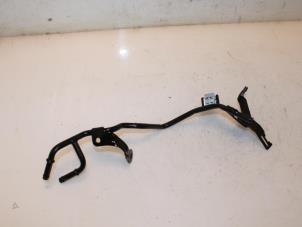 Gebruikte Waterpijp Volkswagen Touran (5T1) 1.6 TDI SCR BlueMotion Technology Prijs € 36,30 Inclusief btw aangeboden door Van Gils Automotive