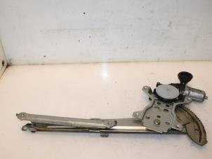 Gebruikte Ruitmechaniek 4Deurs rechts-voor Suzuki Swift (ZA/ZC/ZD1/2/3/9) 1.3 DDis 16V Prijs € 50,00 Margeregeling aangeboden door Van Gils Automotive