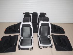 Gebruikte Bekleding Set (compleet) Volkswagen T-Roc 2.0 TDI 150 4Motion 16V Prijs € 724,79 Inclusief btw aangeboden door Van Gils Automotive