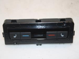 Gebruikte Kachel Bedieningspaneel Volkswagen Touran (5T1) 2.0 TDI 150 Prijs € 93,17 Inclusief btw aangeboden door Van Gils Automotive