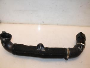 Gebruikte Intercooler Buis Volkswagen Touran (5T1) 2.0 TDI 150 Prijs € 38,72 Inclusief btw aangeboden door Van Gils Automotive