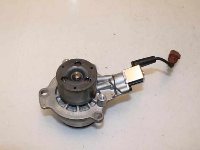 Gebruikte Waterpomp Volkswagen Touran (5T1) 2.0 TDI 150 Prijs € 36,30 Inclusief btw aangeboden door Van Gils Automotive
