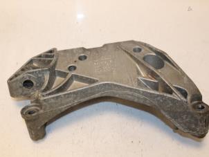 Gebruikte Motorsteun Volkswagen Touran (5T1) 1.8 TSI Prijs € 36,30 Inclusief btw aangeboden door Van Gils Automotive