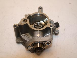 Gebruikte Vacuumpomp (Benzine) Volkswagen Touran (5T1) 1.8 TSI Prijs € 133,10 Inclusief btw aangeboden door Van Gils Automotive