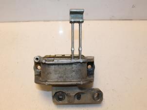 Gebruikte Motorsteun Volkswagen Touran (5T1) 1.8 TSI Prijs € 44,77 Inclusief btw aangeboden door Van Gils Automotive