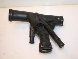 Gebruikte Thermostaathuis Volkswagen Golf VII (AUA) 2.0 TDI 16V Prijs € 36,30 Inclusief btw aangeboden door Van Gils Automotive