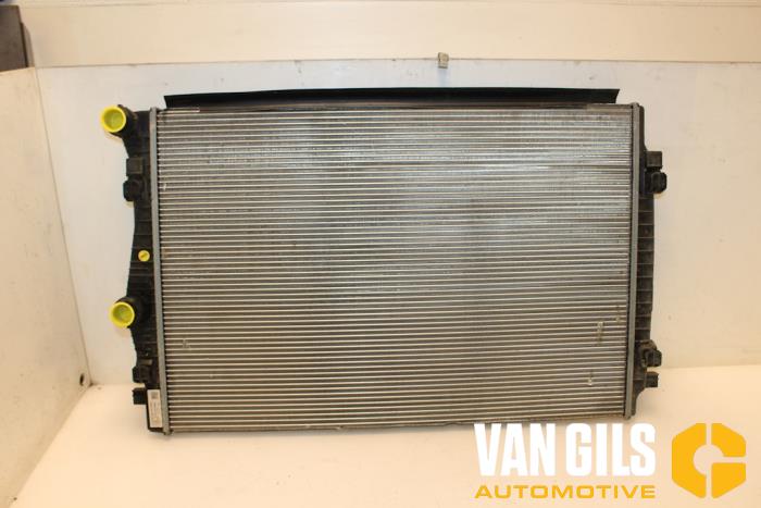 Gebruikte Radiateur Volkswagen Golf VII (AUA) 2.0 TDI 16V Prijs € 90,75 Inclusief btw aangeboden door Van Gils Automotive