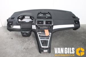 Gebruikte Dashboard BMW X3 (E83) 2.0d 16V Prijs op aanvraag aangeboden door Van Gils Automotive