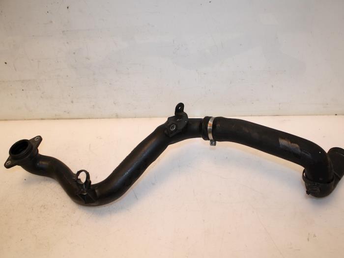 Gebruikte Intercooler Buis Fiat Fiorino (225) 1.3 JTD 16V Multijet Prijs € 37,00 Margeregeling aangeboden door Van Gils Automotive