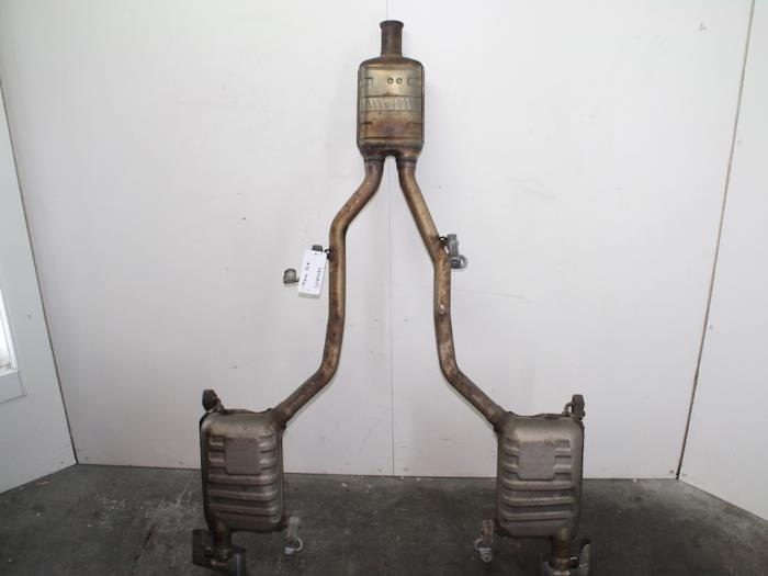 Uitlaat Einddemper van een Mercedes-Benz SLK (R172) 1.8 250 16V BlueEFFICIENCY 2012