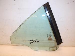 Gebruikte Ruit Driehoek rechts-achter Mercedes SLK (R172) 1.8 250 16V BlueEFFICIENCY Prijs € 76,00 Margeregeling aangeboden door Van Gils Automotive