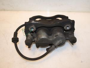 Gebruikte Remklauw (Tang) links-voor Peugeot Boxer (U9) 2.2 HDi 130 Euro 5 Prijs € 82,00 Margeregeling aangeboden door Van Gils Automotive