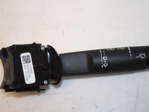 Gebruikte Knipperlicht Schakelaar Opel Astra J (PC6/PD6/PE6/PF6) 1.6 16V Ecotec Prijs € 30,00 Margeregeling aangeboden door Van Gils Automotive