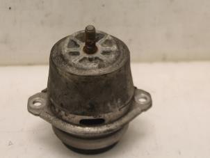 Gebruikte Motorsteun Porsche Cayenne II (92A) 3.6 24V Prijs € 98,00 Margeregeling aangeboden door Van Gils Automotive