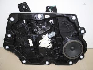 Gebruikte Raammechaniek 4Deurs links-voor Ford Fiesta 7 1.5 TDCi 120 Prijs € 132,00 Margeregeling aangeboden door Van Gils Automotive
