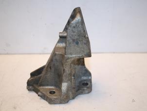 Gebruikte Motorsteun Landrover Range Rover IV (LG) 3.0 TDV6 24V Prijs € 105,27 Inclusief btw aangeboden door Van Gils Automotive