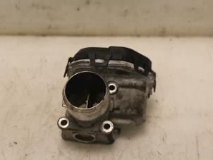 Gebruikte Gasklephuis Peugeot 208 I (CA/CC/CK/CL) 1.6 Blue HDi 100 Prijs € 60,00 Margeregeling aangeboden door Van Gils Automotive