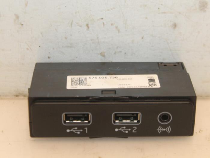 Gebruikte Seat V 1.6 TDI 95 AUX/USB aansluiting 575035736