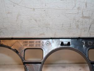 Gebruikte Dashboard deel Volkswagen Up! (121) 1.0 12V 60 Prijs € 30,00 Margeregeling aangeboden door Van Gils Automotive