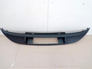 Gebruikte Bumperlijst midden-achter Volkswagen Touran (1T3) 2.0 TDI 16V 140 Prijs € 109,00 Margeregeling aangeboden door Van Gils Automotive