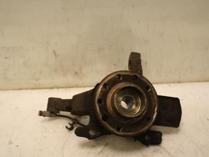 Gebruikte Asschenkel links-voor Opel Astra H GTC (L08) 1.6 16V Twinport Prijs € 65,00 Margeregeling aangeboden door Van Gils Automotive