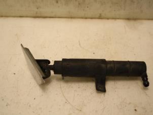 Gebruikte Ruitensproeier voor Jaguar XF (CC9) 4.2 V8 32V Prijs € 37,00 Margeregeling aangeboden door Van Gils Automotive