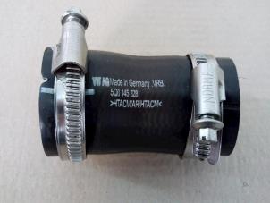 Gebruikte Intercooler Slang Volkswagen Golf VII (AUA) 1.8 TSI 16V Prijs € 36,30 Inclusief btw aangeboden door Van Gils Automotive
