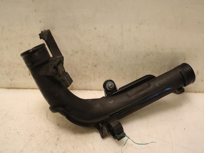 Gebruikte Intercooler Buis Volkswagen Touran (1T3) 2.0 TDI 16V 140 Prijs € 29,00 Margeregeling aangeboden door Van Gils Automotive