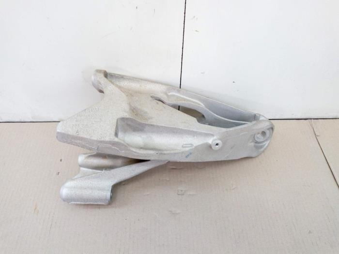 Gebruikte Motorrubber Volkswagen Transporter/Caravelle T6 2.0 TDI 150 California 4Motion Prijs € 36,30 Inclusief btw aangeboden door Van Gils Automotive