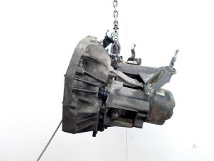 Gebruikte Versnellingsbak Dacia Logan MCV (KS) 1.5 dCi Prijs € 299,00 Margeregeling aangeboden door Van Gils Automotive