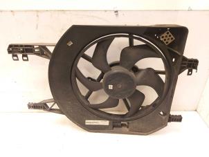 Gebruikte Vin Renault Trafic New (FL) 1.9 dCi 100 16V Prijs € 65,00 Margeregeling aangeboden door Van Gils Automotive