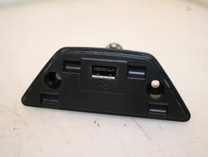 Gebruikte USB module Skoda Citigo 1.0 12V Prijs € 30,00 Margeregeling aangeboden door Van Gils Automotive