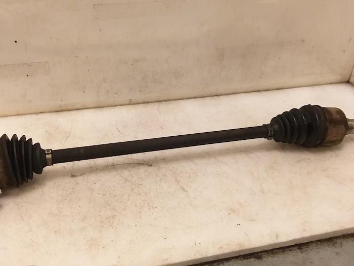 Gebruikte Aandrijfas rechts-voor Chrysler Voyager/Grand Voyager (RG/RS) 2.8 CRD 16V Autom. Prijs € 74,99 Margeregeling aangeboden door Van Gils Automotive