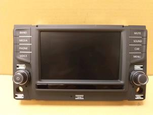 Gebruikte Navigatie Display Volkswagen Golf Prijs € 361,79 Inclusief btw aangeboden door Van Gils Automotive