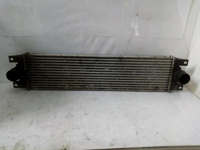 Gebruikte Intercooler Opel Movano Combi 2.5 DTI Prijs € 60,00 Margeregeling aangeboden door Van Gils Automotive