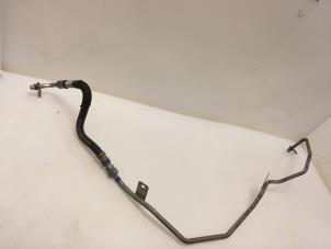 Gebruikte Oliedruk Leiding Porsche Macan (95B) 2.0 16V Turbo Prijs € 136,00 Margeregeling aangeboden door Van Gils Automotive