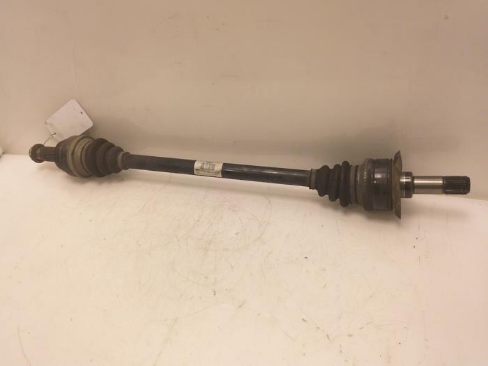 Gebruikte Aandrijfas rechts-achter BMW 5 serie (F10) 528i 16V Prijs € 136,00 Margeregeling aangeboden door Van Gils Automotive