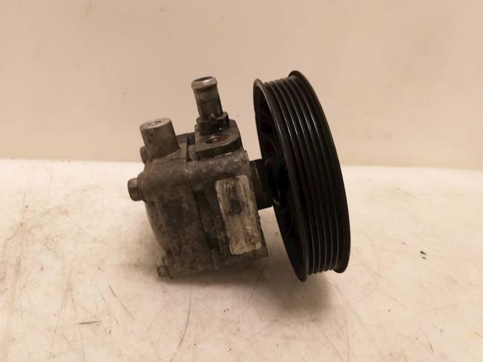 Gebruikte Pomp Servo Volvo S40 (VS) 1.6 16V Prijs € 60,00 Margeregeling aangeboden door Van Gils Automotive